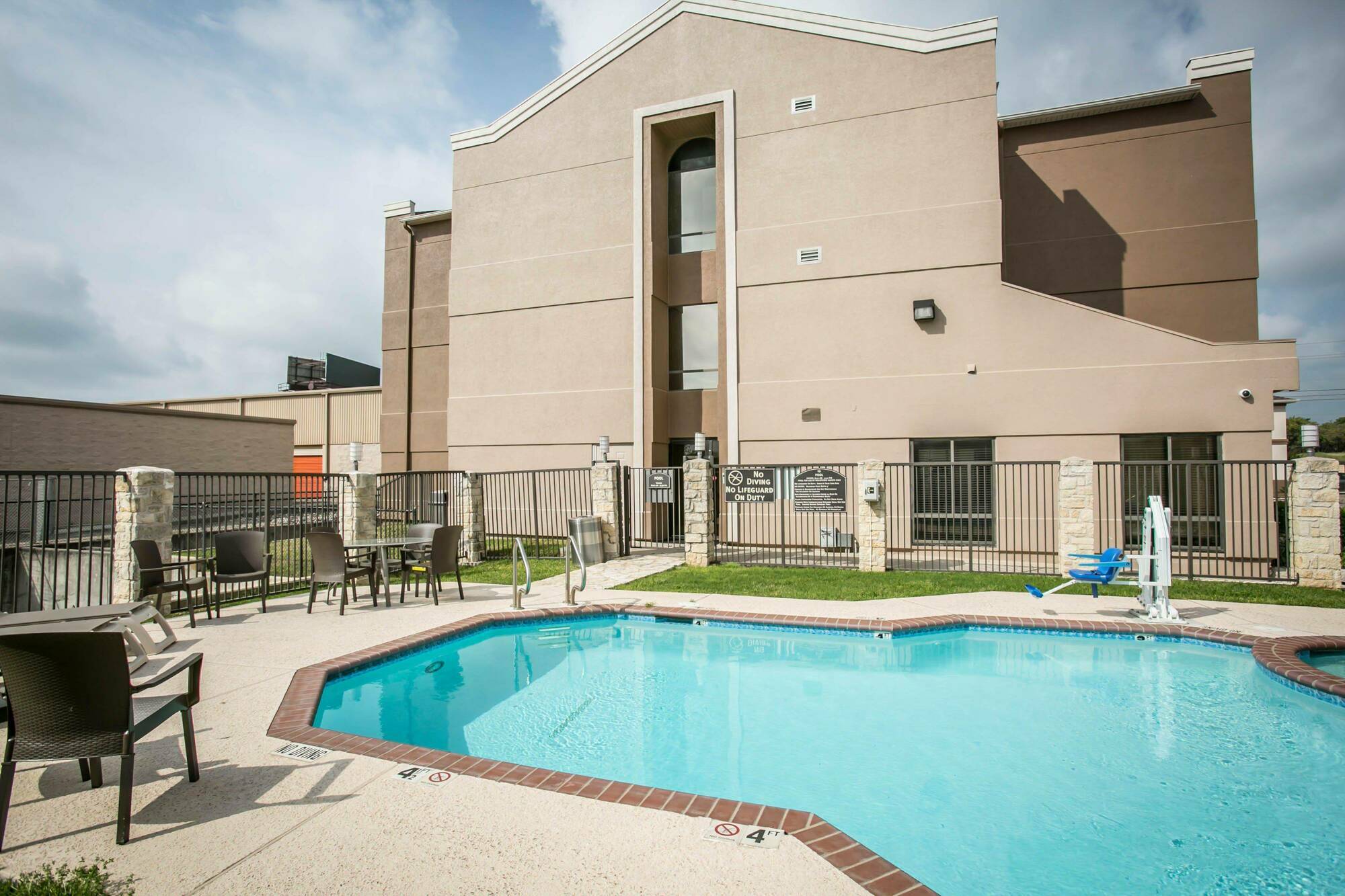 Comfort Suites Austin Nw Lakeline Eksteriør billede