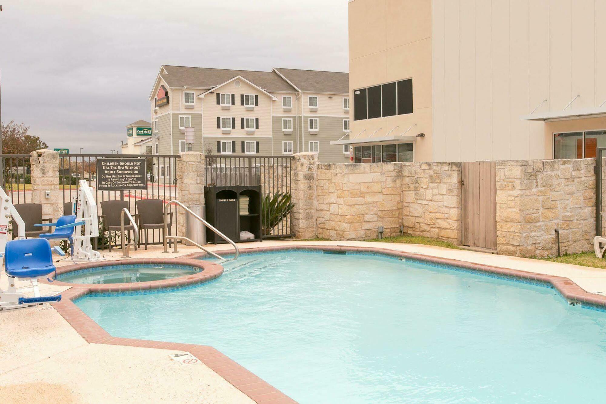 Comfort Suites Austin Nw Lakeline Eksteriør billede